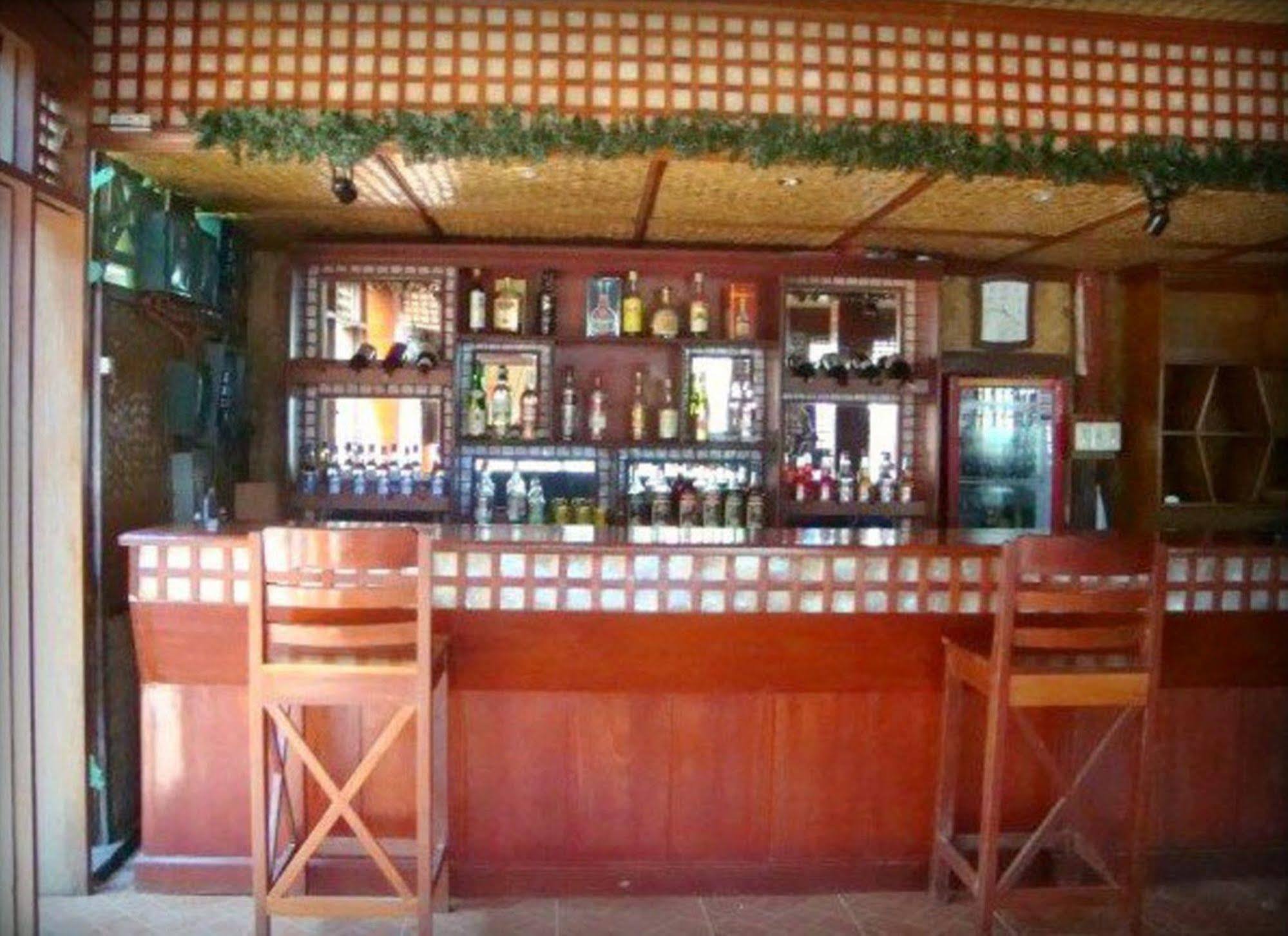 Pems Pension And Restaurant Taytay  Buitenkant foto