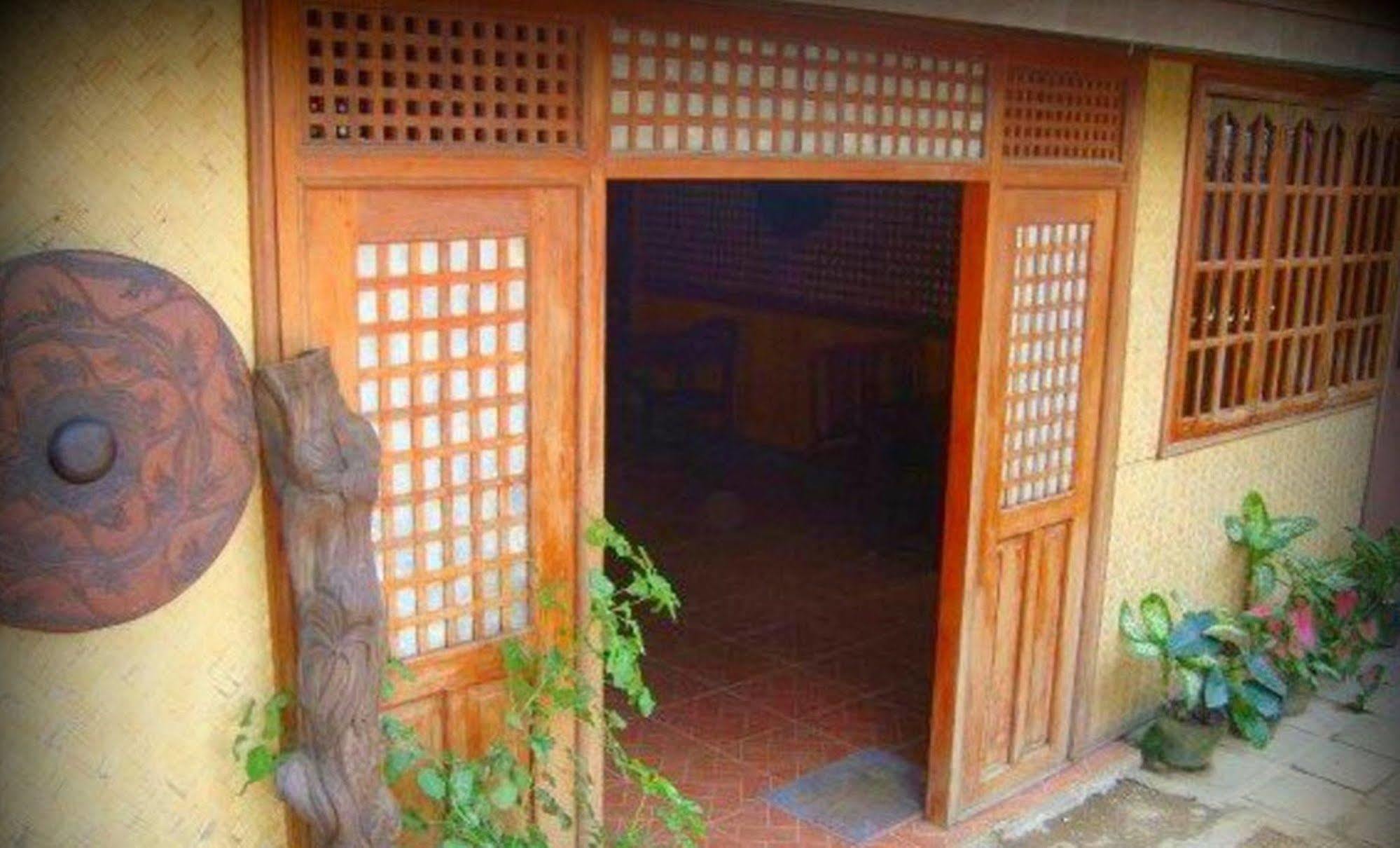 Pems Pension And Restaurant Taytay  Buitenkant foto